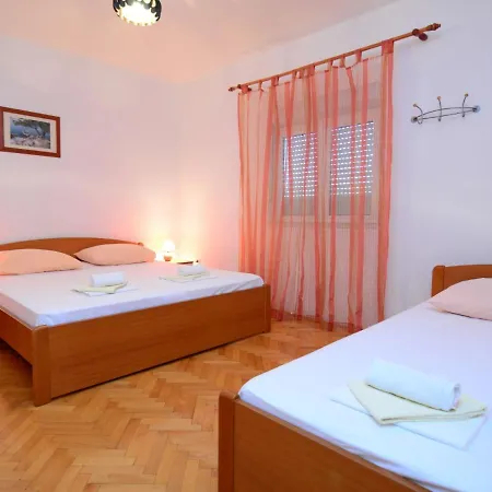 Apartamento Grebastica-2 By Interhome